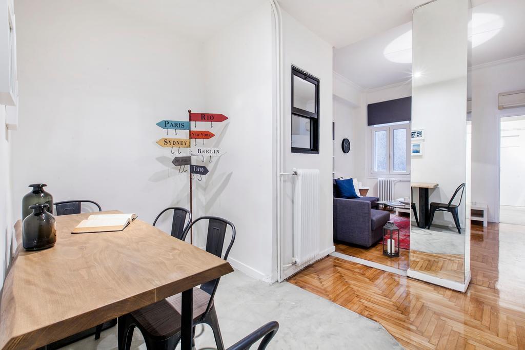 Central Apartment In Syntagma アテネ エクステリア 写真